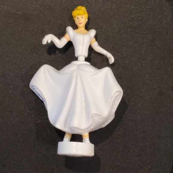 Disney Magic Kingdom Playset by Hasbro - Picture 12 of 16